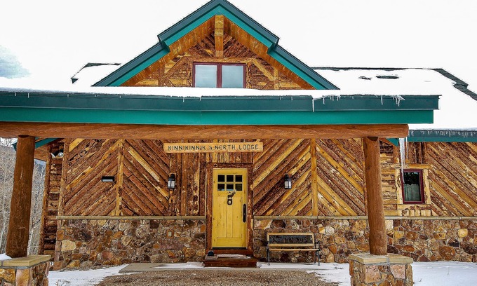 Grand Lake House | Kinnikinnik North Lodge - Gorgeous Log Home With Private Dock. Sleeps 12!