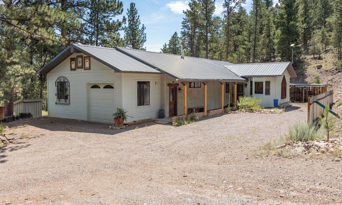 Villa Grove House | La Casita at Red Moon Ranch