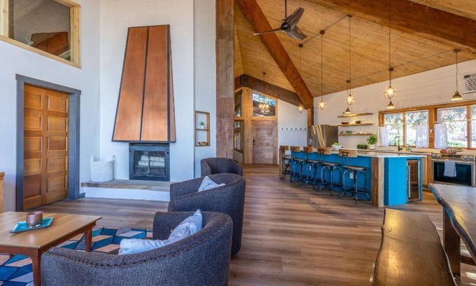 Loveland House | Lake Loveland Chalet