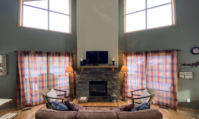 Grand Lake House | Last min price drop! Close to quaking aspen, elk bugling in beautiful RMNP!