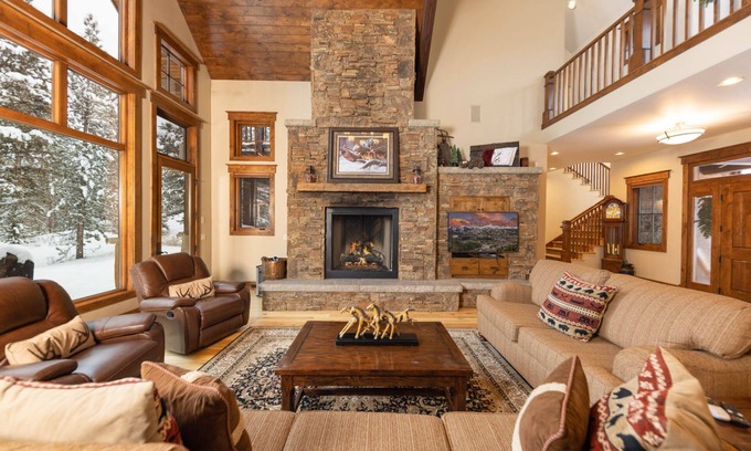 The Highlands House | Last Nickel Lodge: Private Home on Golf Course, Hot Tub, Pool Table, Foosball