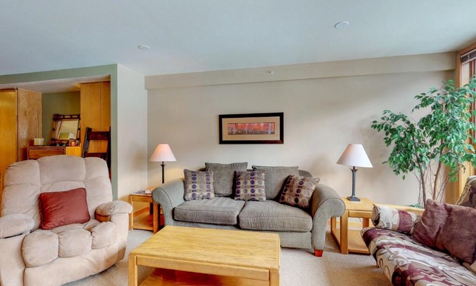 Mountain House Hotel | Liftside Condominiums 306