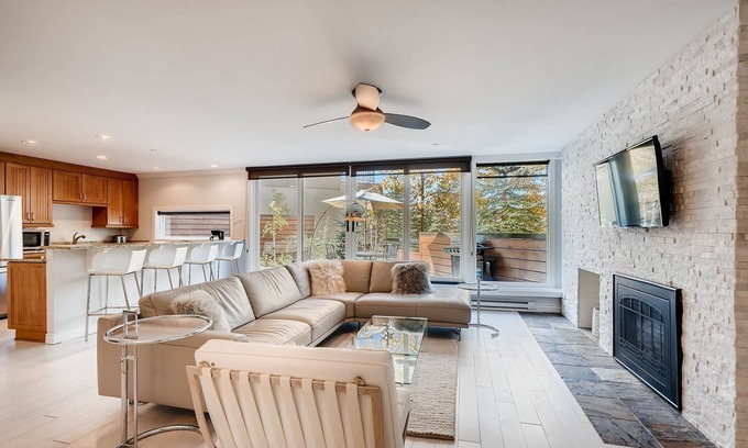 Vail House | Light and Bright Modern Mountain Residence