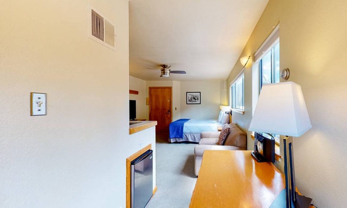 West End Cabin | Lodge ∙ 3 guests