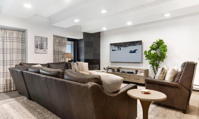 Avon House | Lodge at 100 W Beaver Creek Blvd 605