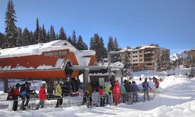 Copper Mountain Village Apartment | Lodge at Copper #404