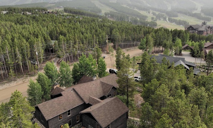 Peak 8 House | Lodge at Ski Hill: Peak 8 Home w/Hot Tub, Pool Table, Theater, Gym