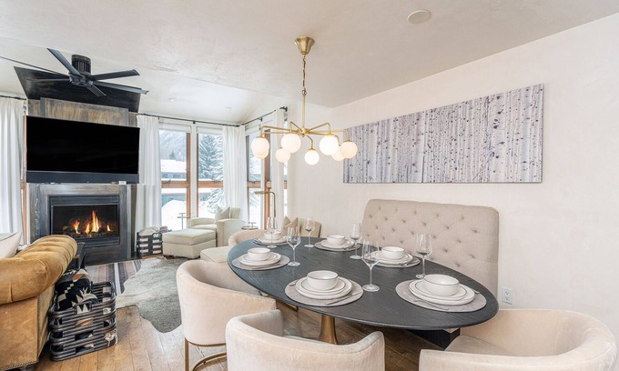 Telluride Condo | Luxe Lodge Life | Walk to Ski, Trails & Town | Park Like Setting