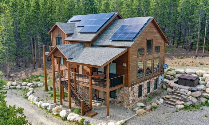 Fairplay Cabin | Luxurious Mountain Cabin w/Hot Tub, Starlink Internet, Game Room, Sauna - Chessetts Lodge