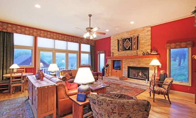 Historic District House | Luxury Chalet 5blk walk to Main, workspace, hot tub w/views, free ski shuttle