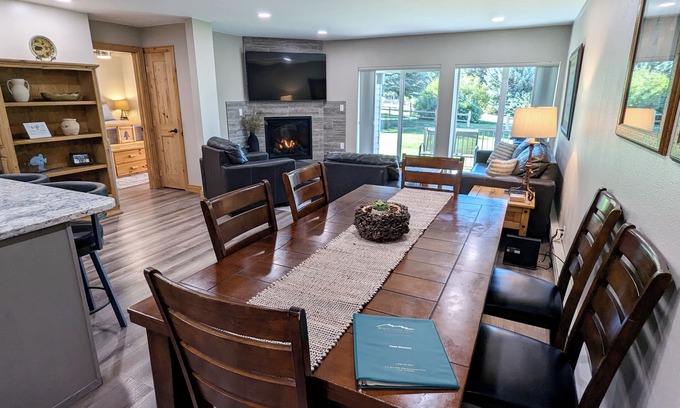 Avon Condo | Luxury Condo w/FREE WiFi, Parking, Heated Pool, Hot Tubs, Skier Shuttles