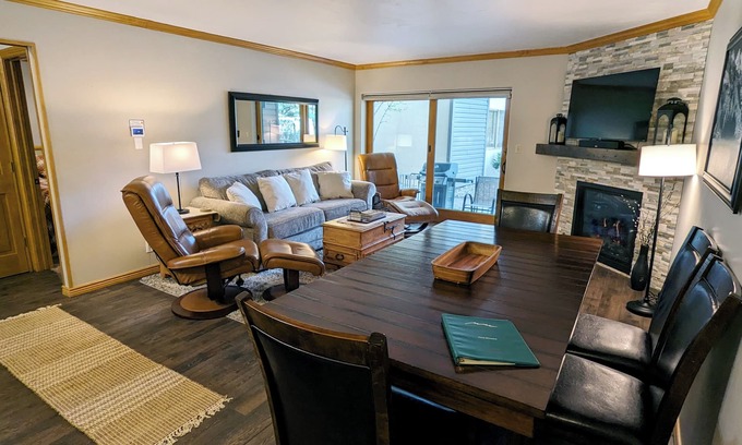 Avon Condo | Luxury Condo w/FREE WiFi, Parking, Heated Pool, Hot Tubs, Skier Shuttles