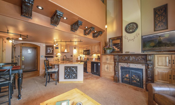 Copper Mountain Condo | Luxury Condo, Walk to Slopes, Ski Area Views, Largest 1 bedroom in the resort!