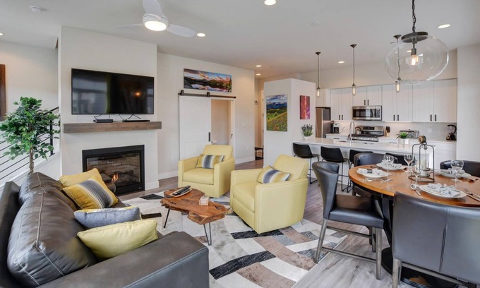 Winter Park House | Luxury Loft 14 I Hot Tub I Great Views I Best Price I Discounted Attractions