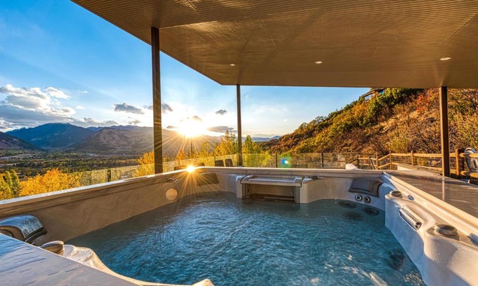 Red Mountain House | MARFIL 4-Story Away-From-It-All Mountain Top Oasis
