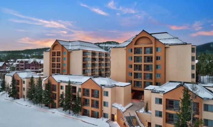 Peak 9 Condo | Marriott Mountain Valley Lodge Breckenridge Luxury Studio