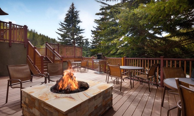 Highland Meadows Villa | Marriott SteamSide-Douglas 1-bedroom villa in VailnSleeps 4, 2 bathrooms