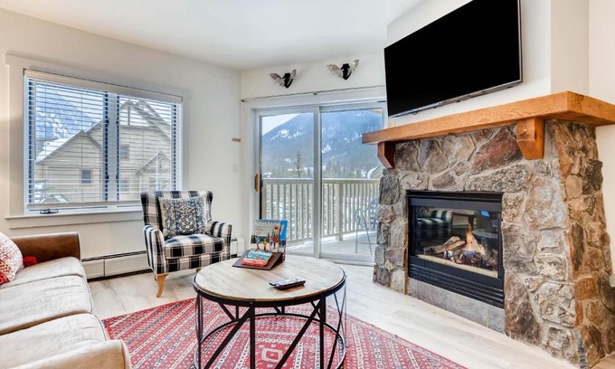 River Run Apartment | Modern 1BR in Keystone- Walk to Slopes & Kids Ski Free! condo