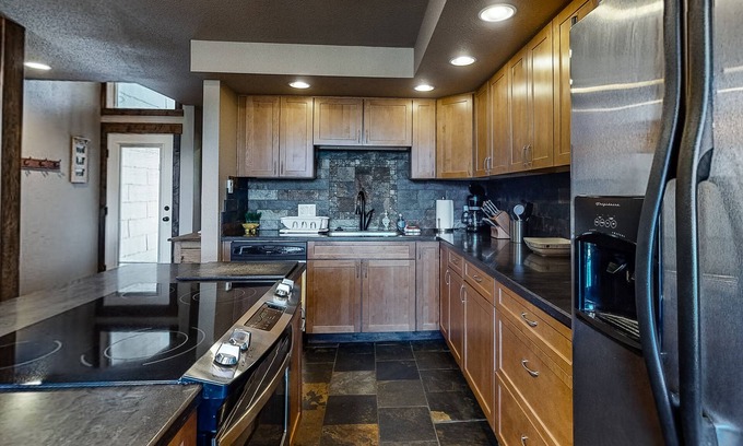 Fraser House | Modern mountain escape near the slopes with pool/hot tub on-site, fast WiFi