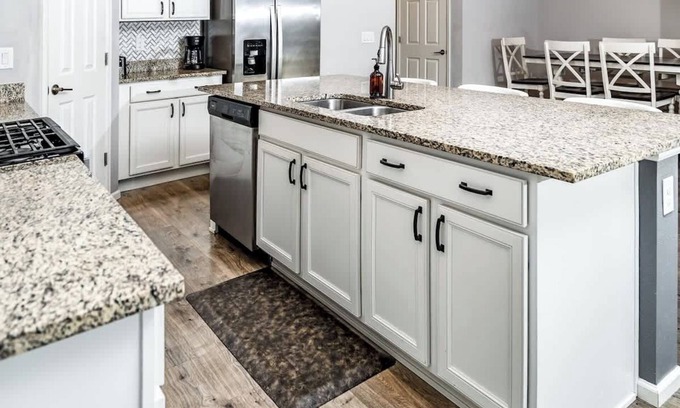 Gateway House | Modern Townhouse for 6 in Denver, Great Amenities