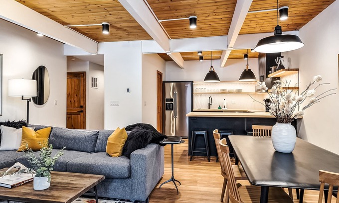 Peak 9 Apartment | MotherLode A 5 in Columbine Rd