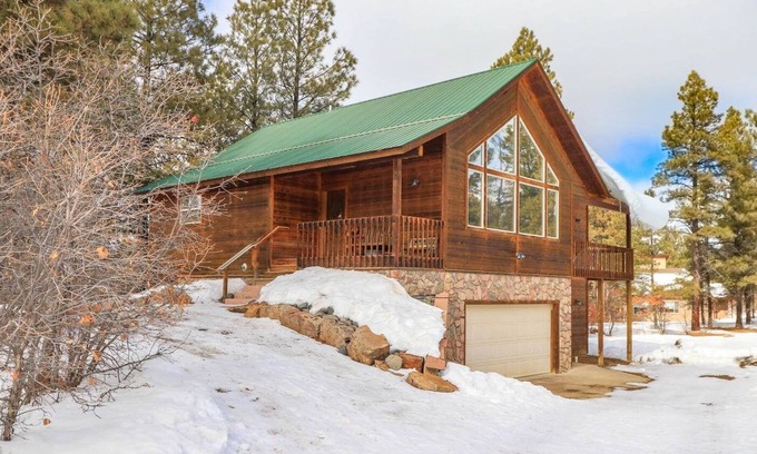 Twin Creek Village House | MOUNTAIN HOME FOR LARGER GROUPS