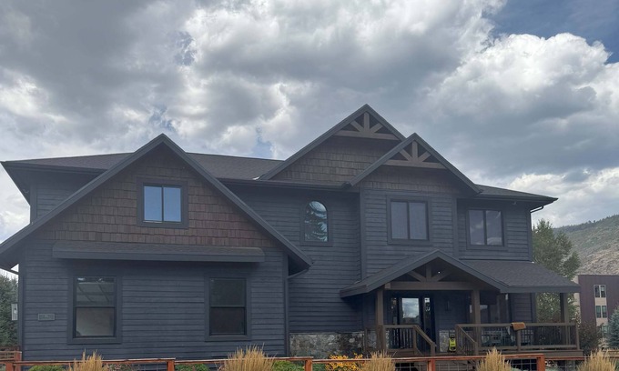 Basalt House | Mountain Lodge Oasis w Hot Tub-Willits Town Center
