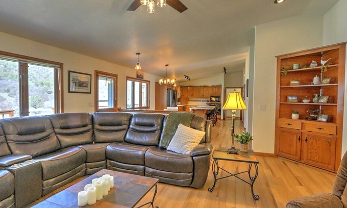 Glenwood Springs House | Mountain Retreat w/Hot Tub, Scenic Decks, Grill, Dog Friendly & 7 mi. to Skiing