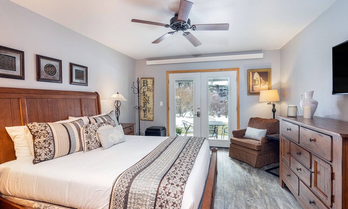 Telluride Condo | Mountain Style, Ground Floor on River Trail w/Patio, Hot Tub