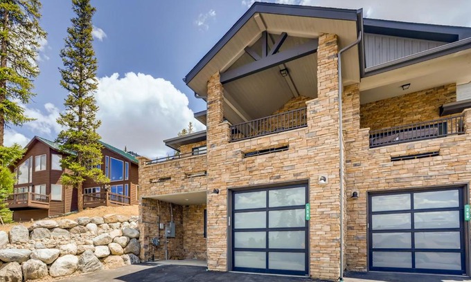Woodmoor House | Mountain Vista Retreat
