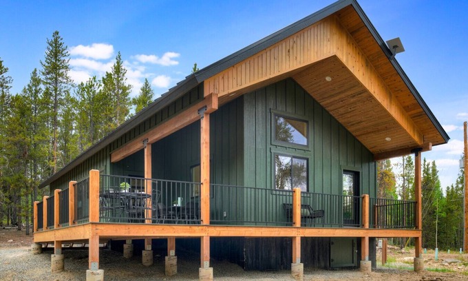 Fairplay Apartment | NEW Home | Firepit, 1-Acre Privacy, Pet-Friendly