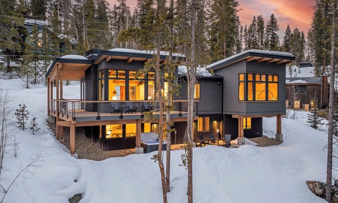 Blue River House | New Home, Modern Luxury | Blue Valley Chalet