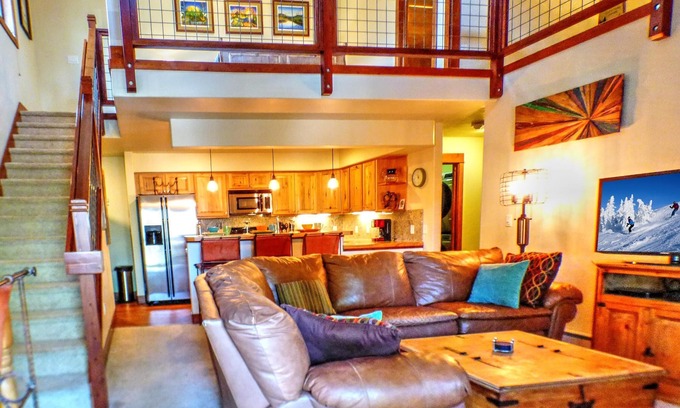 Steamboat Springs Condo | ⭐️ New Listings ⭐️ Updated LOFT + Gas Fireplace
