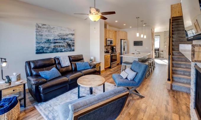 Winter Park House | New Luxury Villa #250 Near Resort With Rooftop Hot Tub & Great Views - FREE Activities & Equipment Rentals Daily