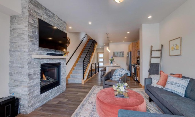 Winter Park House | New Luxury Villa #298 With Roof Top Hot Tub & Great Views - 500 Dollars Of FREE Activities & Equipment Rentals Daily