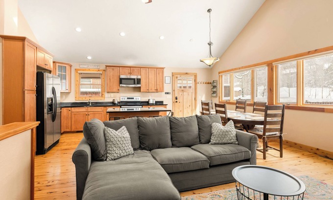 Warrior's Mark House | New! Quiet Area, Private Hot Tub