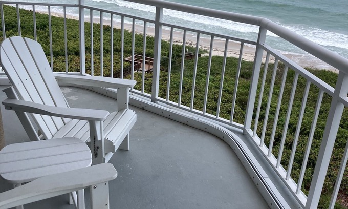 Stagetop Condo | Ocean Front Beauty!
