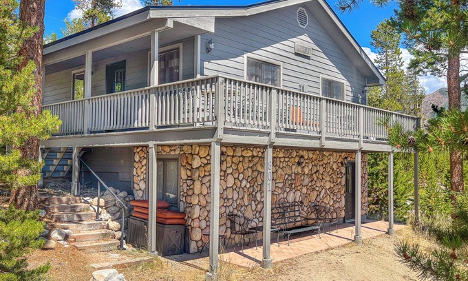 Grand Lake House | Park Avenue - Nice four bedroom two bath home in the heart of Grand Lake!