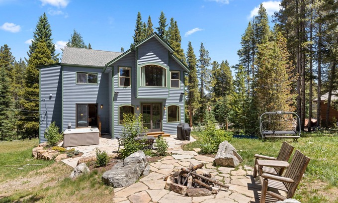 Blue River House | Peace and Quiet Just Minutes from Breckenridge