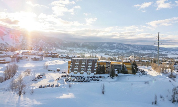 Steamboat Springs Apartment | Perfect Escape! Three Serene Rooms Close to Downtown | Indoor Pool