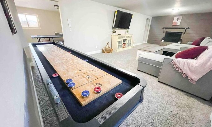 Briargate House | PET FRIENDLY/PING PONG/GAME ROOM!FAMILY GATHERING