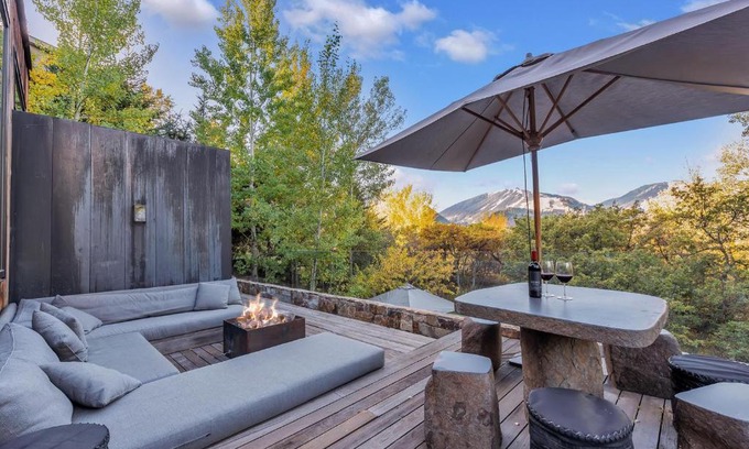 Red Mountain House | Pewter · ✧ Minimalist Modern Hideaway w/ Mountain Views ✧