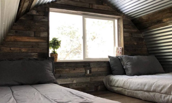 Conifer Mountain and Meadows Resort | Private room ∙ 4 guests