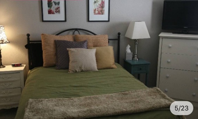 Lowry Field Resort | Private room ∙ 1 guest