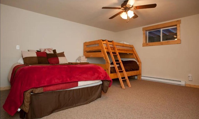 Warrior's Mark House | Private Room in Cozy Townhouse