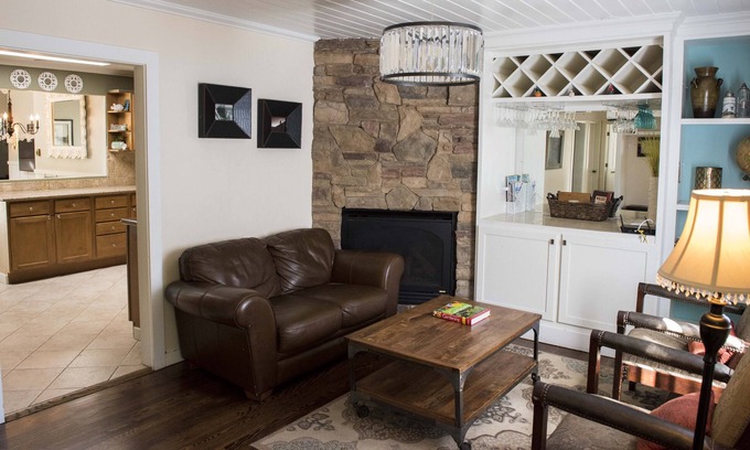 Panorama Heights House | Quiet 3 Bedroom Downtown Boulder Home on .25 acres