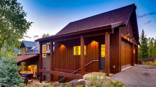 Weisshorn House | Ravens Call Chalet