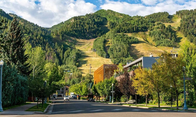 Aspen Condo | Recently Remodeled Studio Condo in the Heart of Aspen