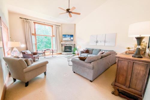 Keystone House | Red Hawk Townhomes 2338 by SummitCove Lodging