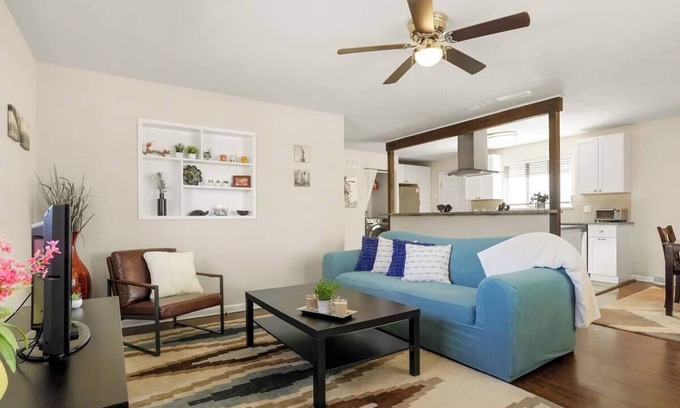 Athmar Park House | Remodeled! By Park and Lake, Dog Friendly